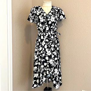 NWT Time and Tru black/white floral wrap dress